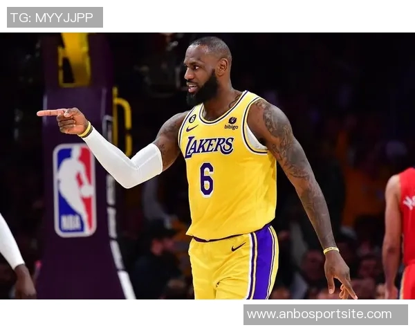 老詹将与南湾湖人共同训练G联盟之旅开启新篇章